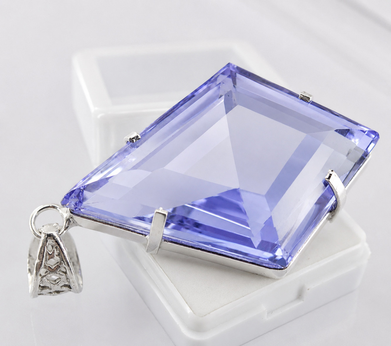 Natural Elegant Purple Topaz 925 Solid Silver Kite Cut 101.50 Ct Pendant Gem