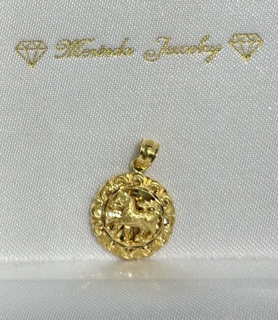 18k Solid Gold Zodiac Sign Horse Unisex Round Charm Pendant, 1.98 Grams