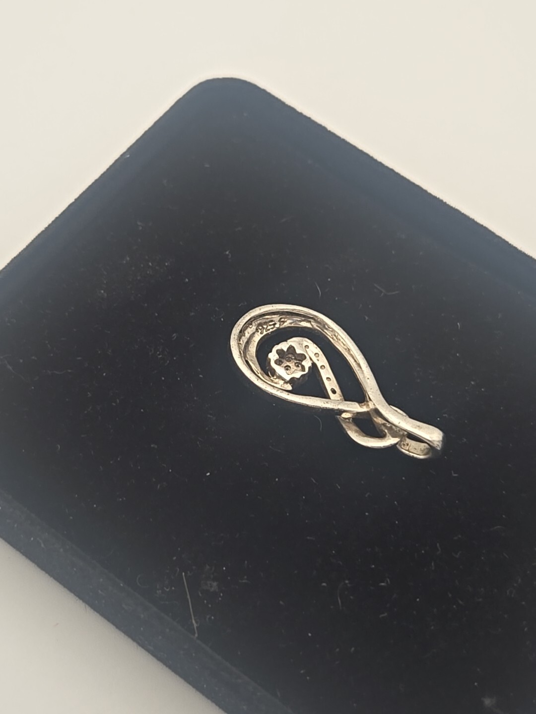 Love Knot Infinity Loop White An Black Design – Diamonds 925 Sterling Pendant
