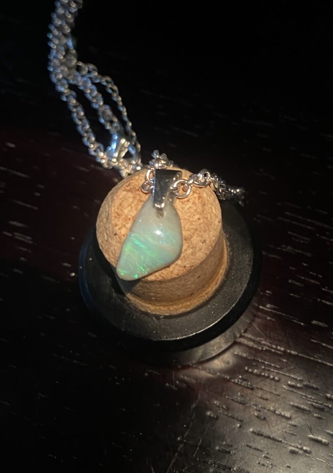 solid Mintabie Opal pendant