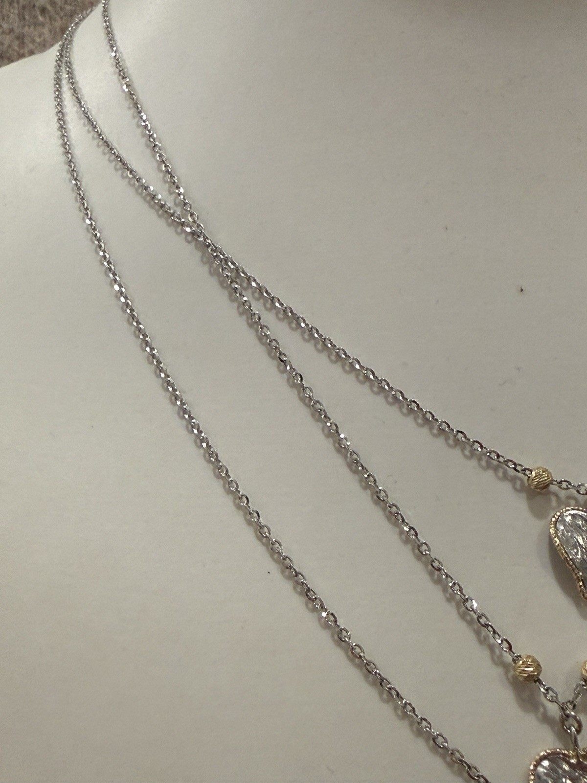 Gorgeous 18k Solid Gold Women Three Hearts Necklace 9.6 Grams