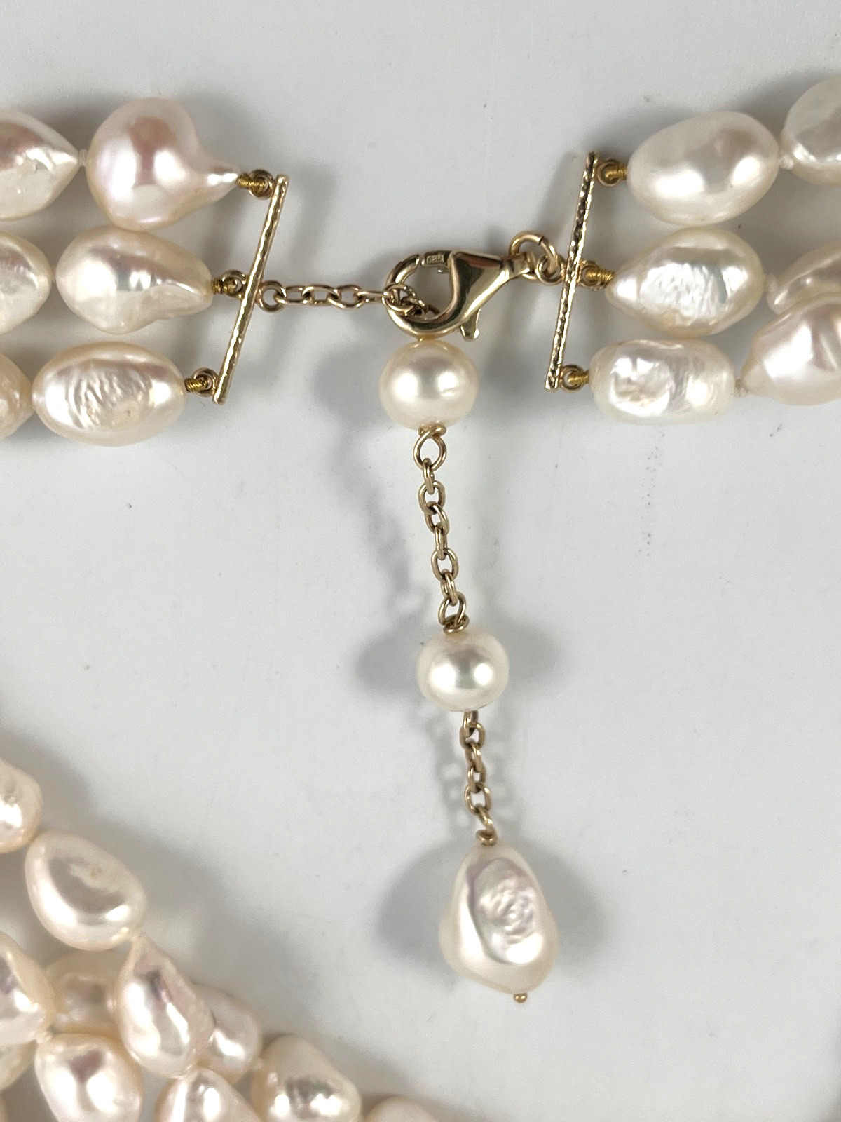 14K (585) YELLOW GOLD THREE ROWS BAROQUE PEARLS NECKLACE 19in