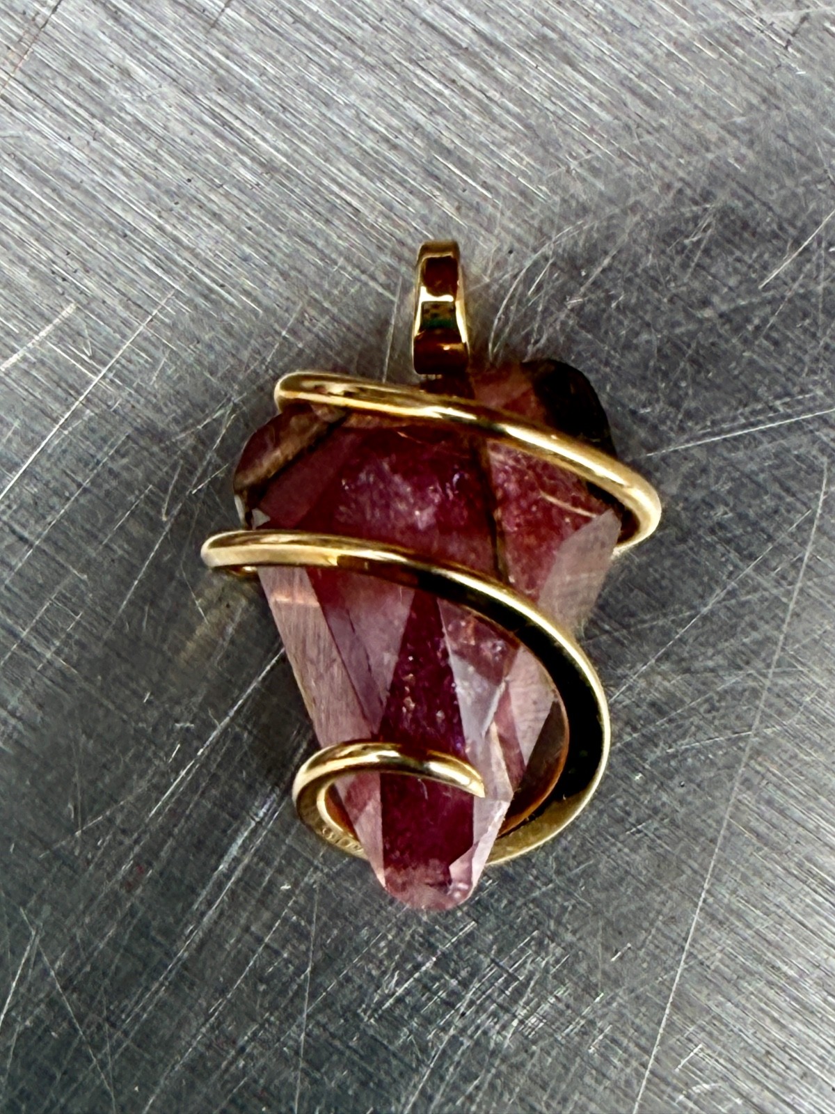 11.47ct Tourmaline Brazil Bi-Color Facet Forge 14K Yellow Gold Pendant Total Wt