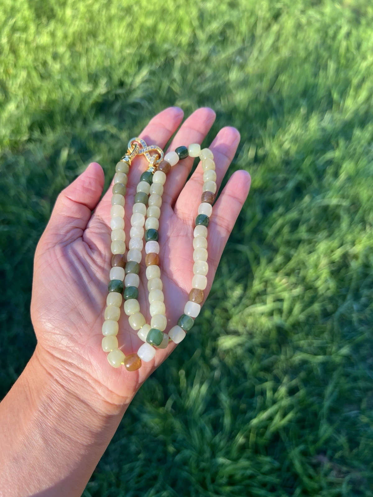 Beautiful 17″ Multicolor Nephrite Jade 6.8mmx6mm Bead Necklace B798