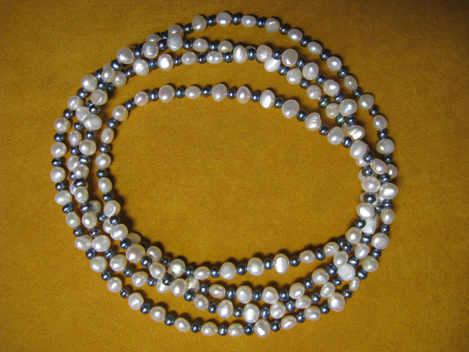 PEARL NECKLACE STRAND STRING BLACK WHITE BLUE 50″ TOP HONORA Gift Designer