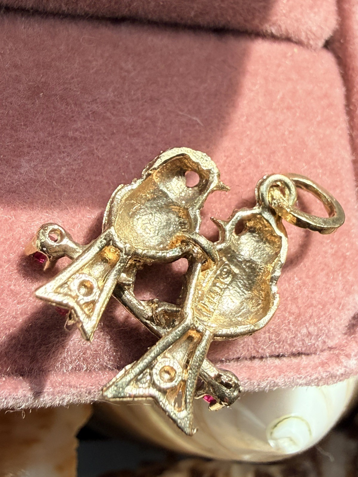 Vintage 1950’s gold Love Birds Pendant 10K gold