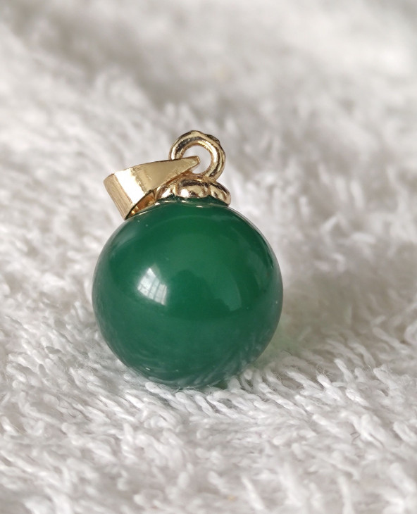 Share Gorgeous AAA+ 12mm red round jade pendants 14k gold p