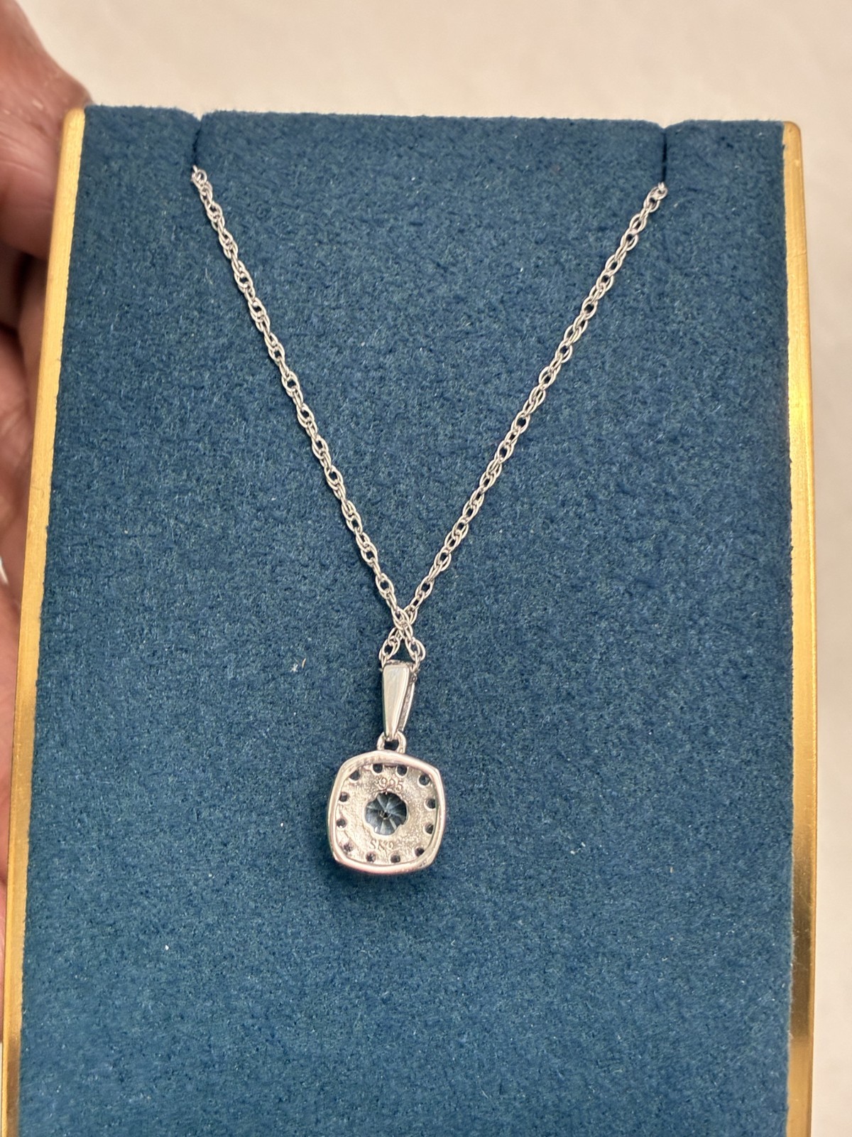925 silver with 0.69 cttw lab created a white sapphire pendant -18″ LGP6988