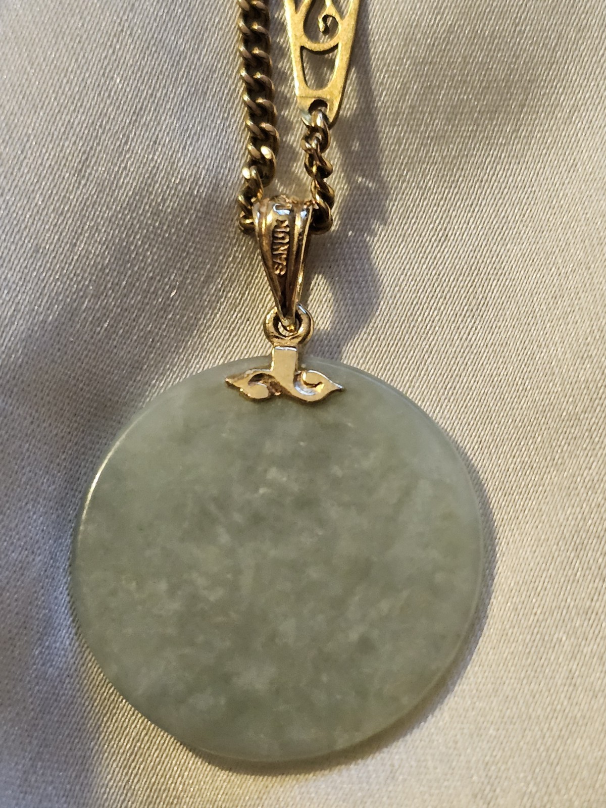 Sanuk 14K Jade Pendant / 18K 22″ Rare Design Necklace