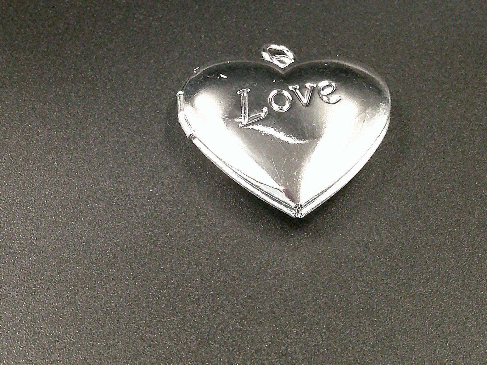 Fashion Silver-Tone Heart Photo Frame Pendant Necklace – Stamped 925 – 1×1 Inch