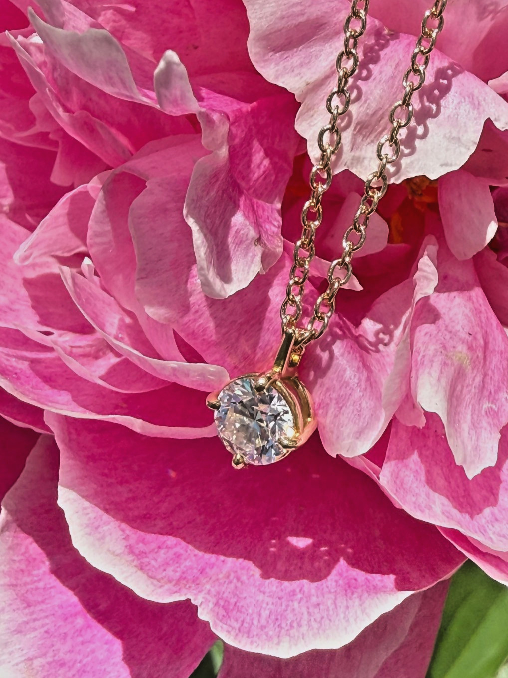 Blue Nile 18K YG Diamond Round Cut Pendant 0.77 Ct, G, VS1 With GIA Report