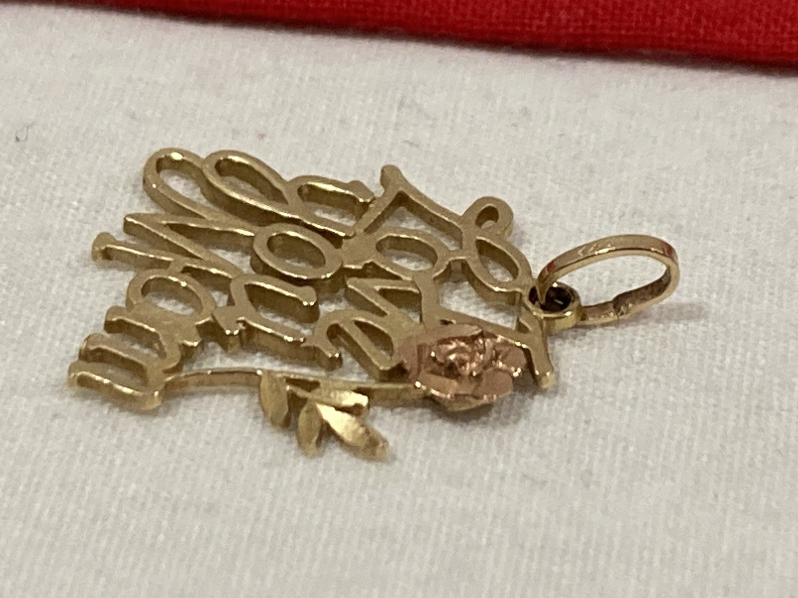 Vintage VG 14k Solid Yellow Gold Signed “I LOVE YOU MOM” Themed Pendant 1.19g