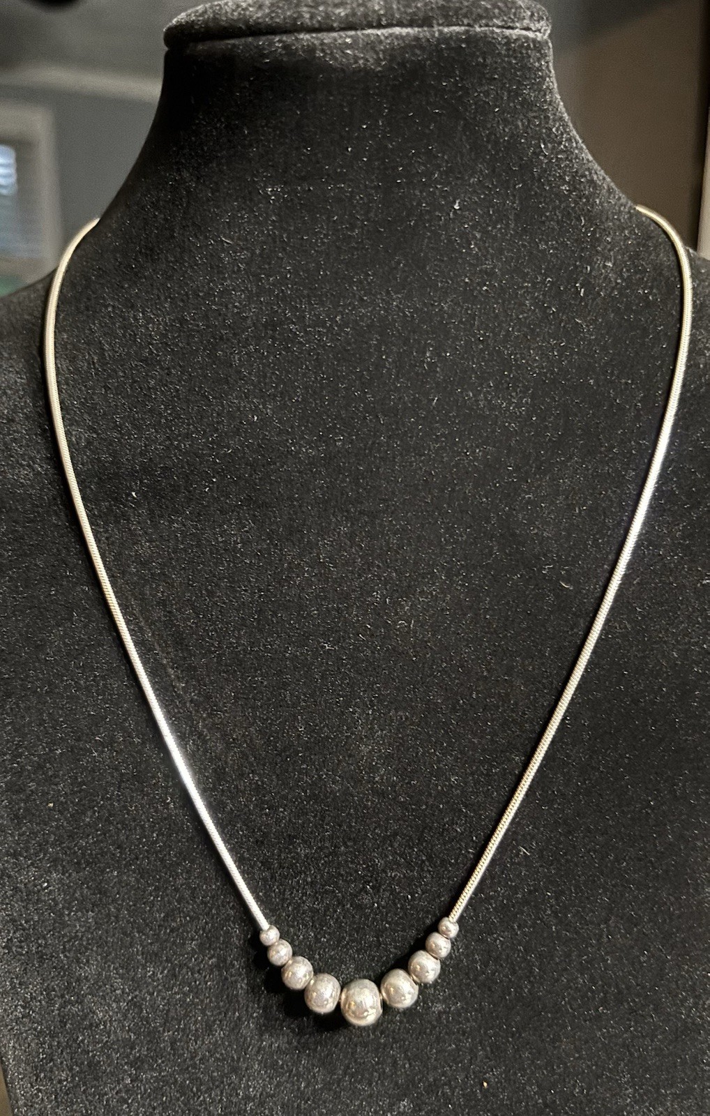 18” Sterling Silver Marked Italy Chain With Silver Graduated Beads Necklace