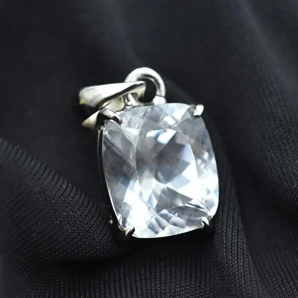 Natural Cushion Cut 21 Ct White Sapphire 925 Solid Silver Pendant Gemstone