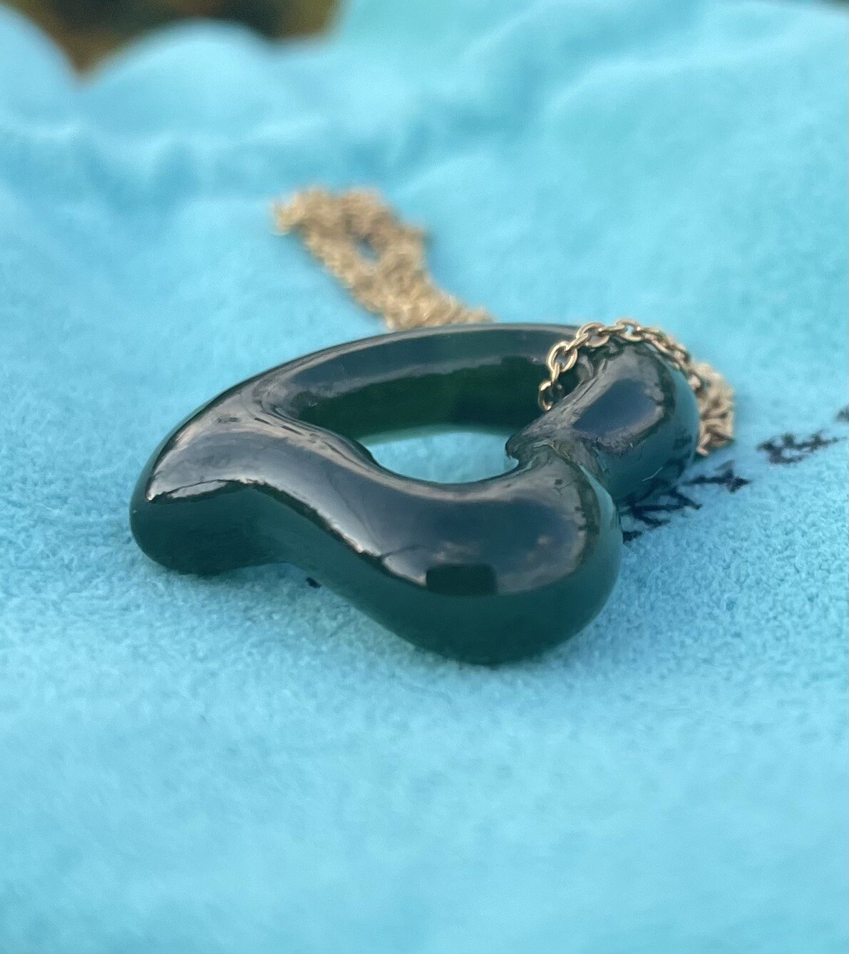 Tiffany & Co. 18k Gold LARGE Elsa Peretti Green Jade Open Heart Pendant Necklace