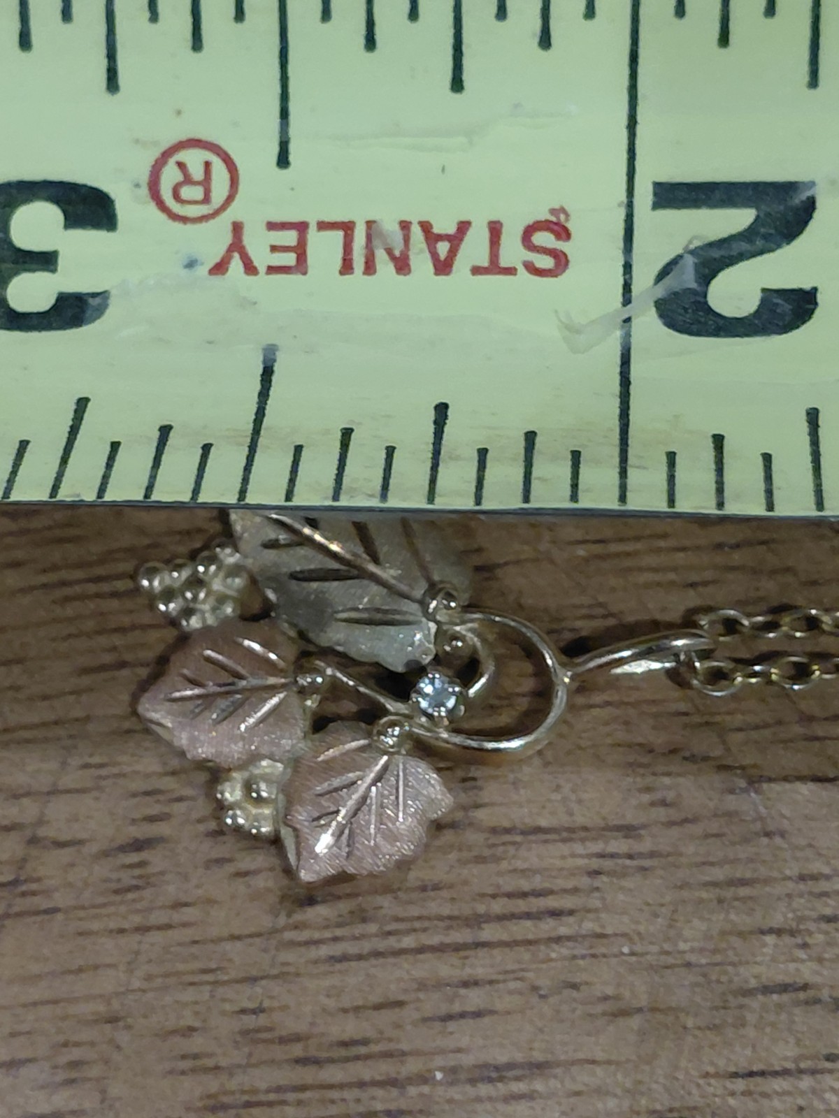 10K Black Hills Gold Necklace. Tri-Color Leaves With Small Diamond & 12K Chain.