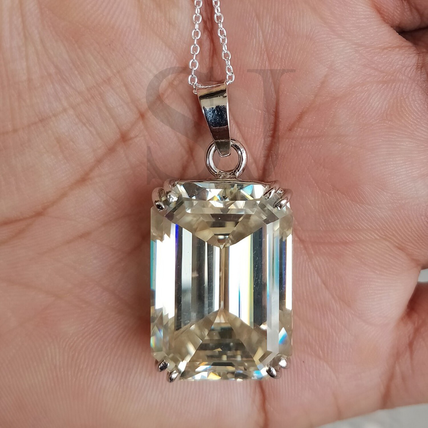 Delicate 14.5 Ct Emerald Cut Lab Grown Solitaire Drop Pendant in 925 Silver