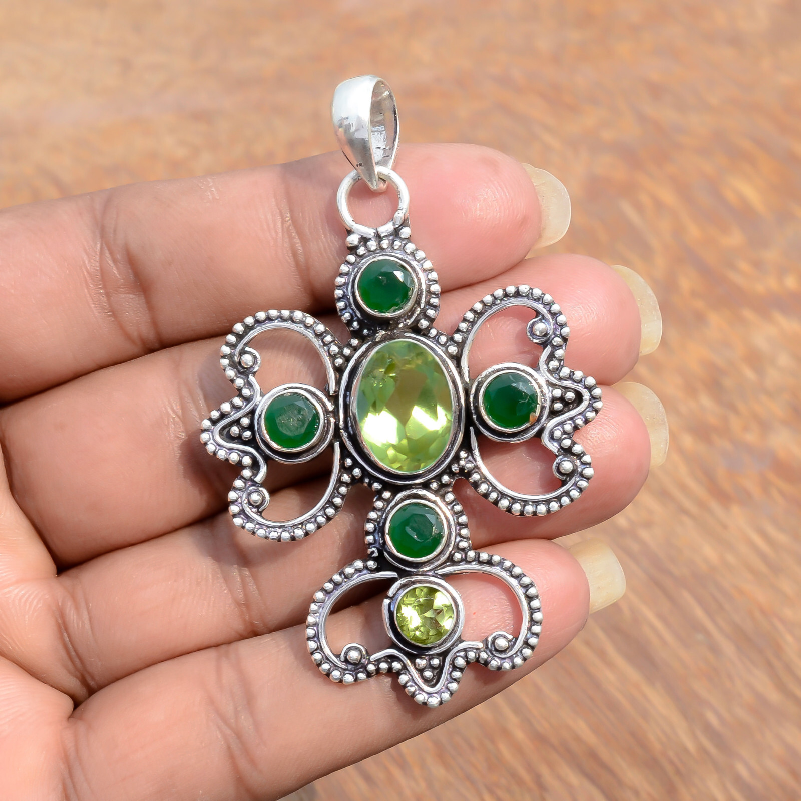Peridot Cut & Green Onyx Gemstone Cross 925 Sterling Silver Beauty Art Pendant