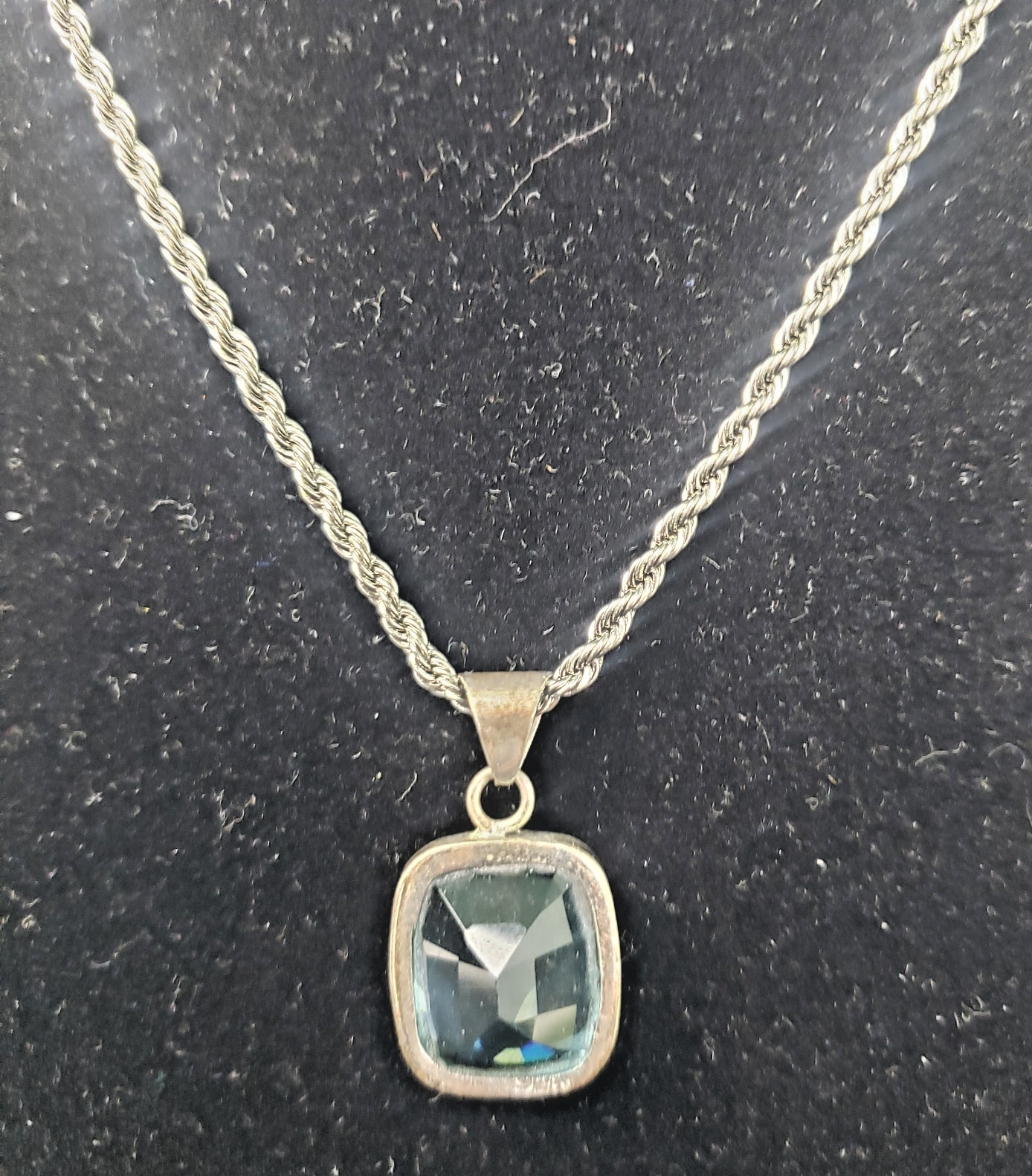 18 Ct London Blue Topaz Prism Pendant 925 Sterling Silver on 16″ GM Rope Chain