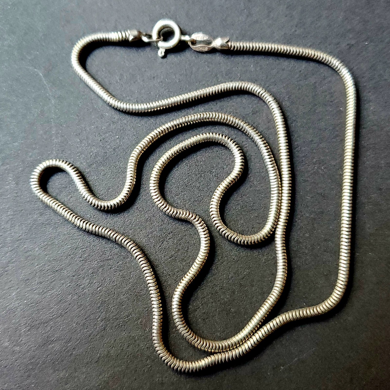 Vtg 925 Sterling Silver 19″ Long Italian 2mm Round Snake Chain Necklace
