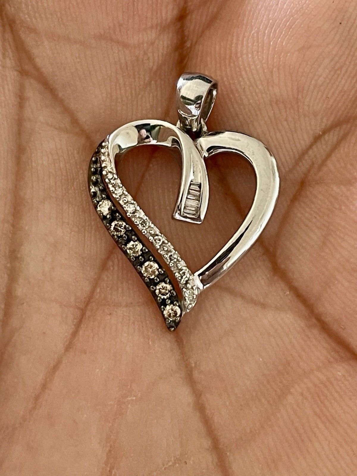 10KT White Gold 0.20CTW White & Champagne Diamond Heart Pendant (F216)