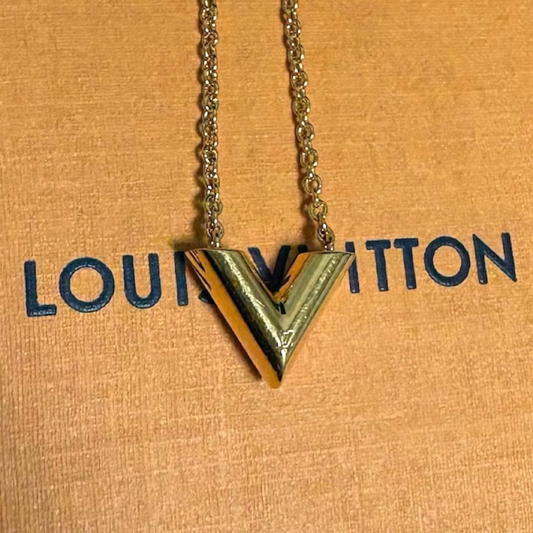 Very Good Louis Vuitton M61083 Essential V Necklace in Gold Authentic