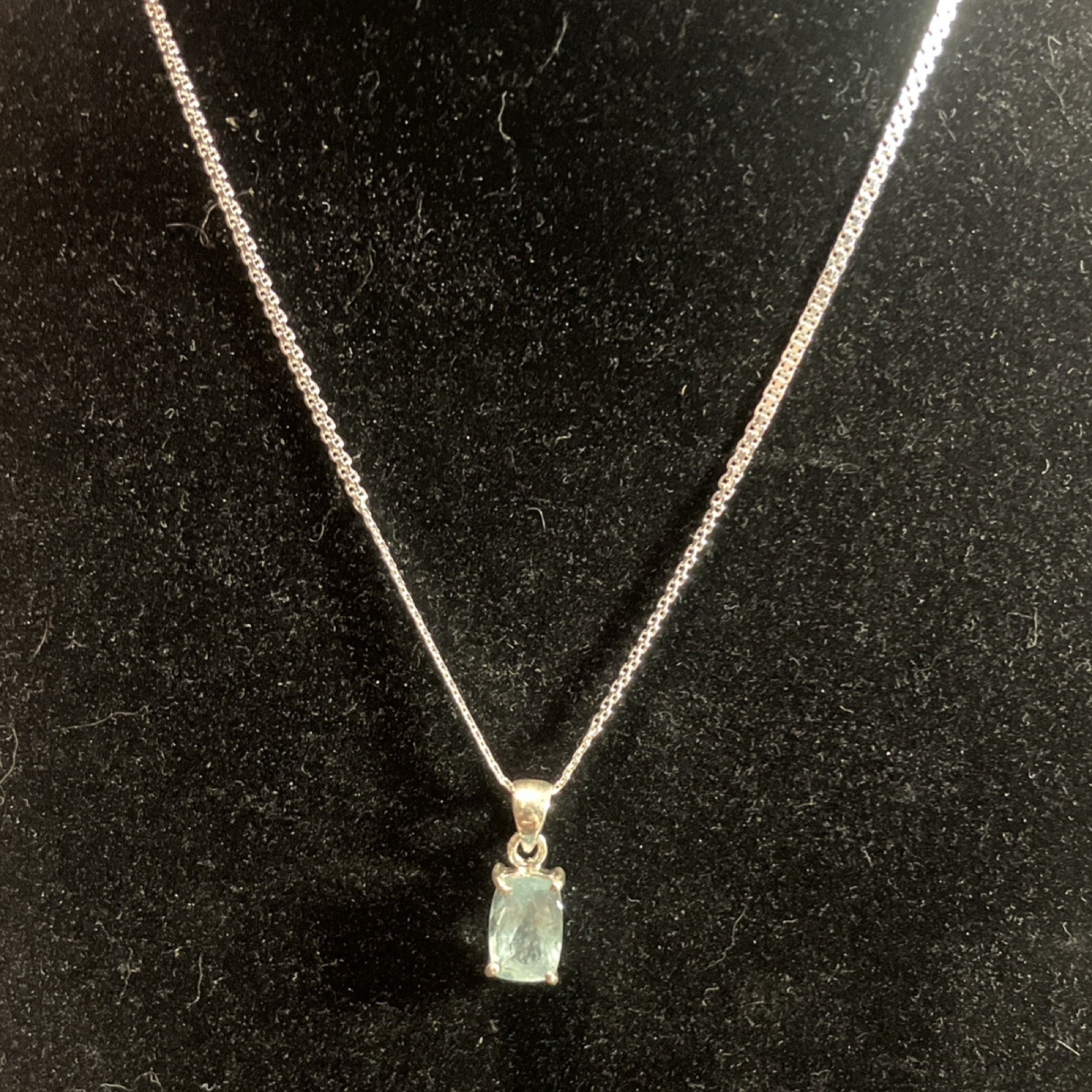 LUX Sterling Silver 925 Cushion Aquamarine Pendant Prong setting 18″ Chain Blue