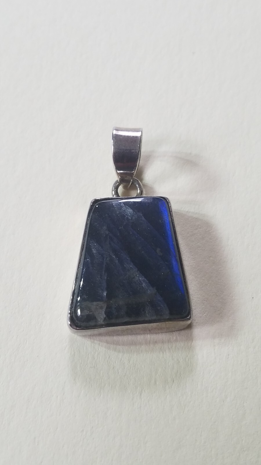 LABRADORITE STERLING SILVER PENDANT 925 *PRE-OWNED IN VERY GOOD CONDITION*