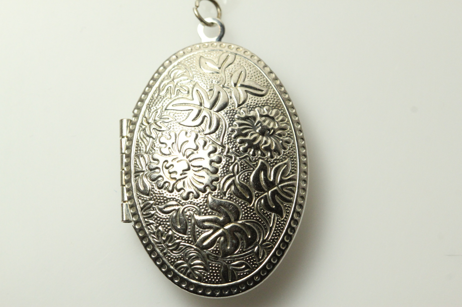 Large Oval Floral Locked Pendant 926 Sterling Silver 7.4 Grams (PEN8254)