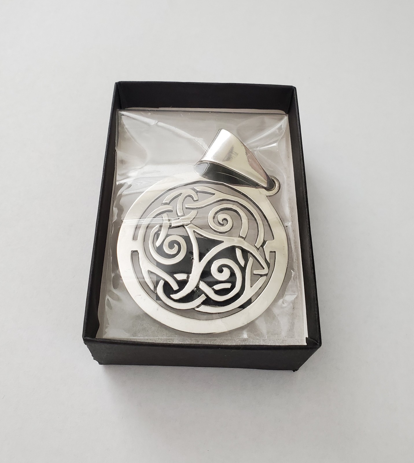 Retired Silpada Sterling Silver Celtic Inspired Pendant S1230