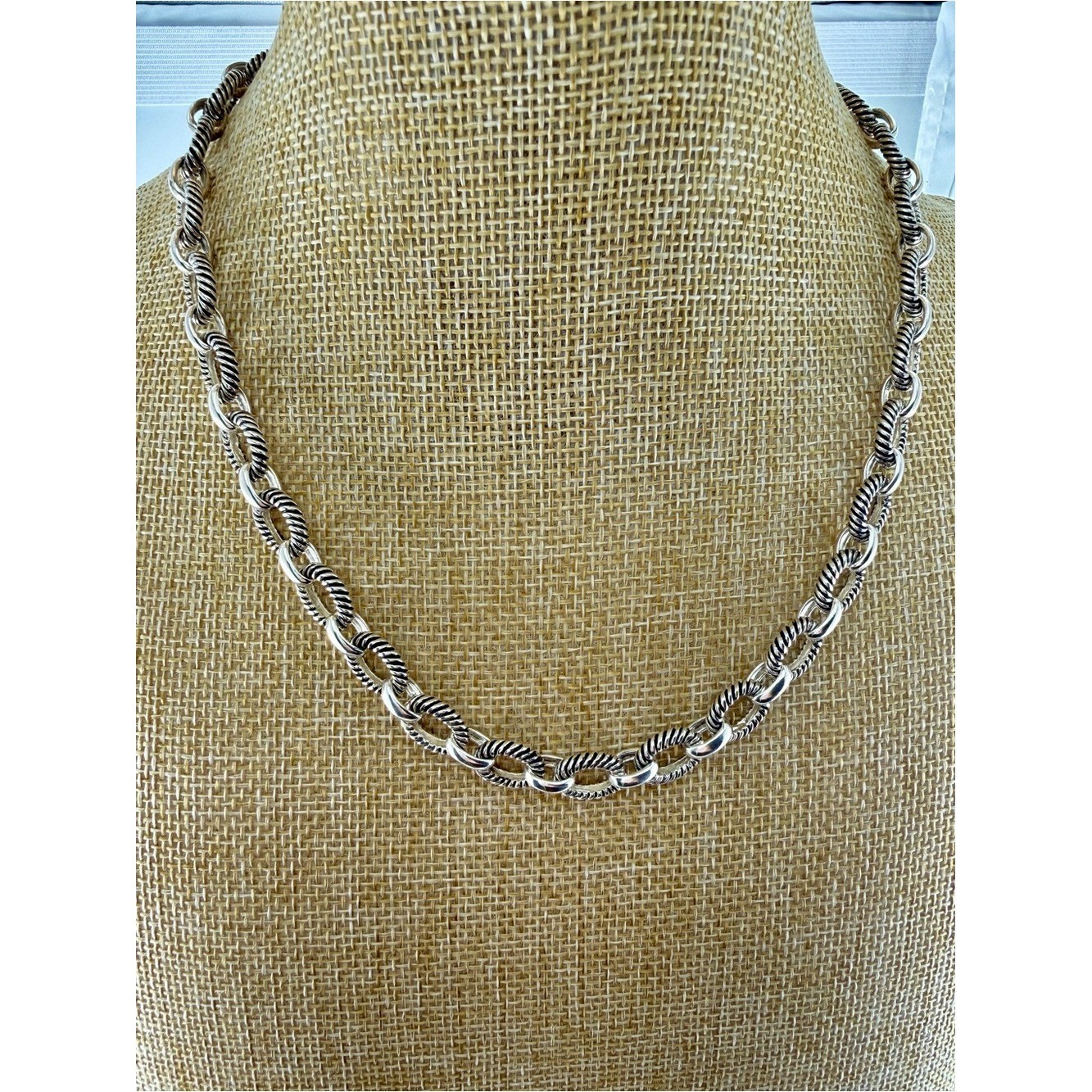 Sterling Sliver 925 Heavy Oval Twisted and Polished Toggle Link Necklace. #J0042