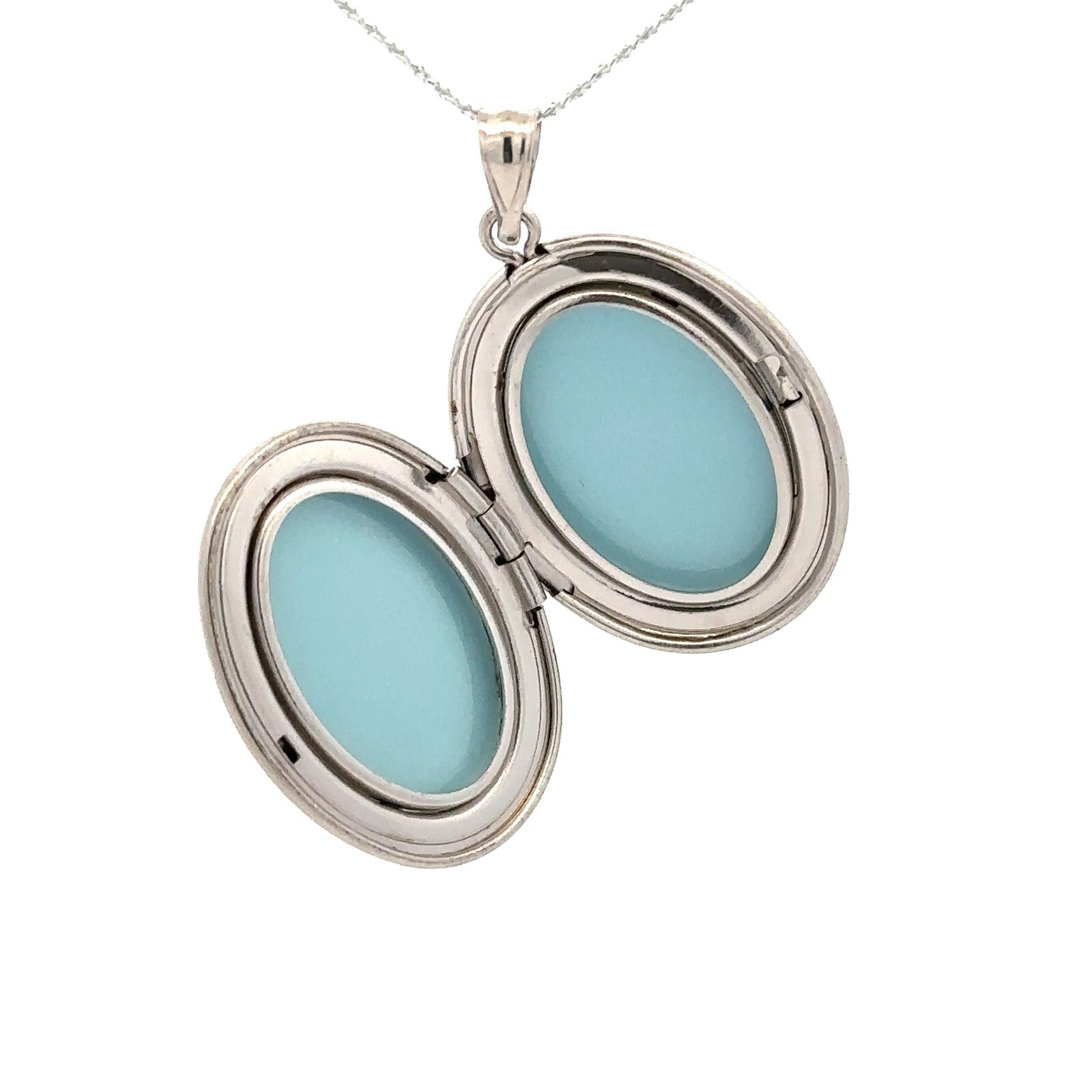Sterling Silver Oval Locket With Tree (20 x 32 mm)