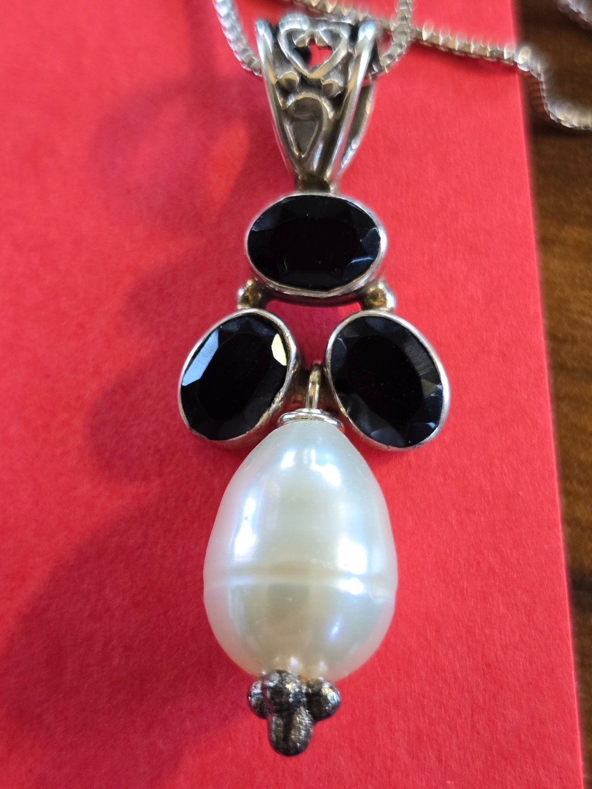 Sterling Black Onyx and Baroque Pearl Pendant Necklace 18″ Sterling Chain
