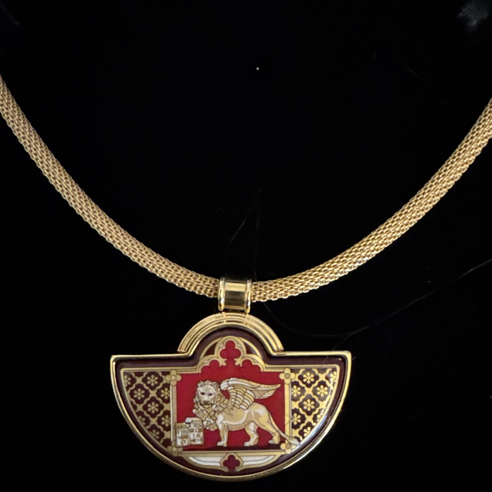 Frey Willie Venice Pendent With chain