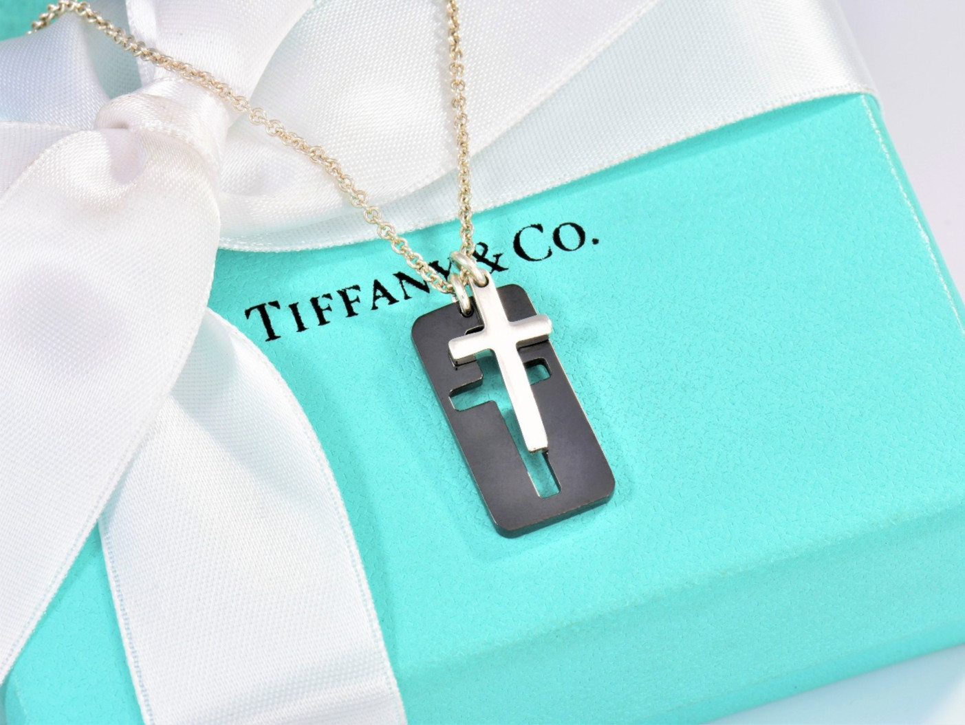 21″ Tiffany & Co Silver Black Titanium Cross Pendant Necklace in Pouch Rare Mens