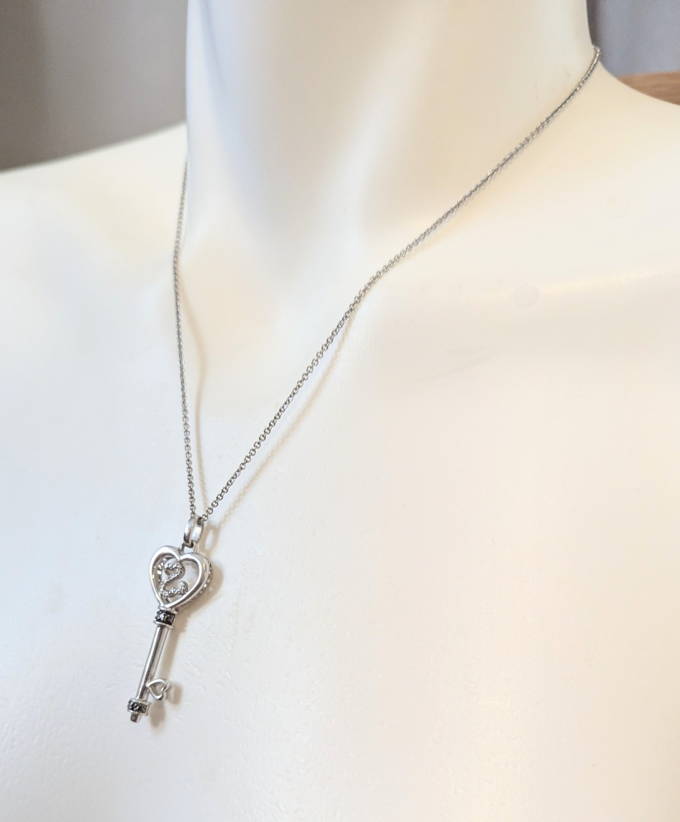Sterling Silver Open Heart Black White Pave Diamond Key Necklace 20″
