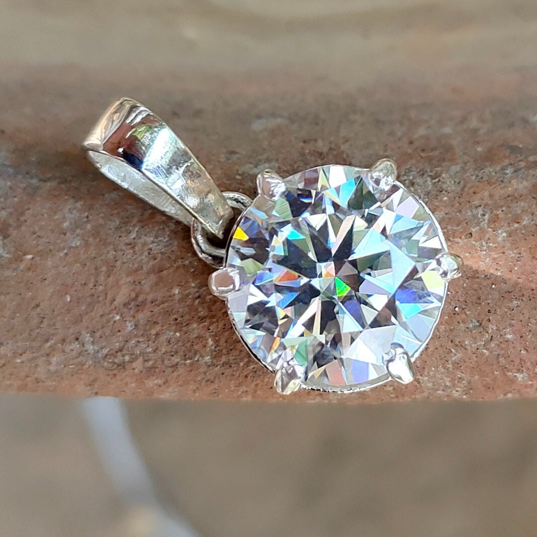 Gorgeous 3.50 Ct Certified White Diamond Pendant ! FREE Diamond studs!