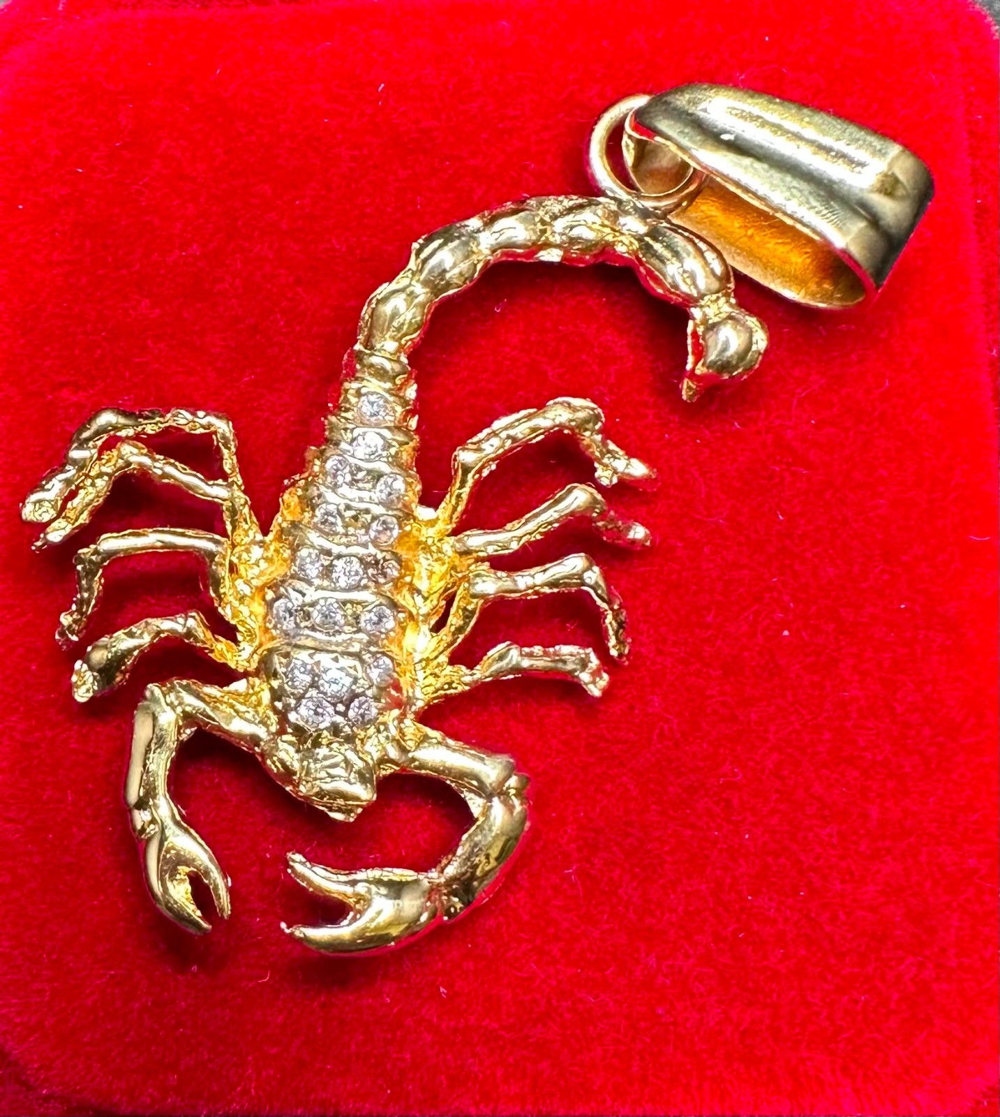 18K Yellow Gold Scorpion Pendant Detailing Multiple Accent Diamonds