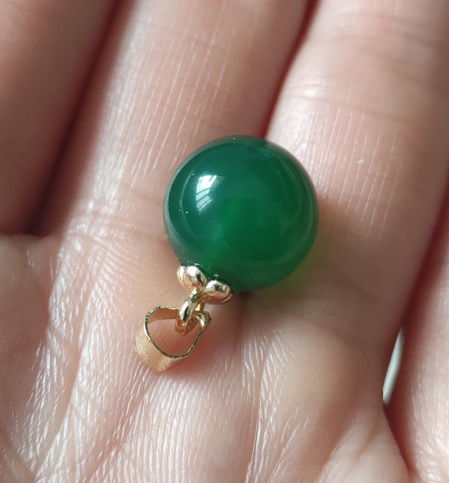 Share Gorgeous AAA+ 12mm red round jade pendants 14k gold p