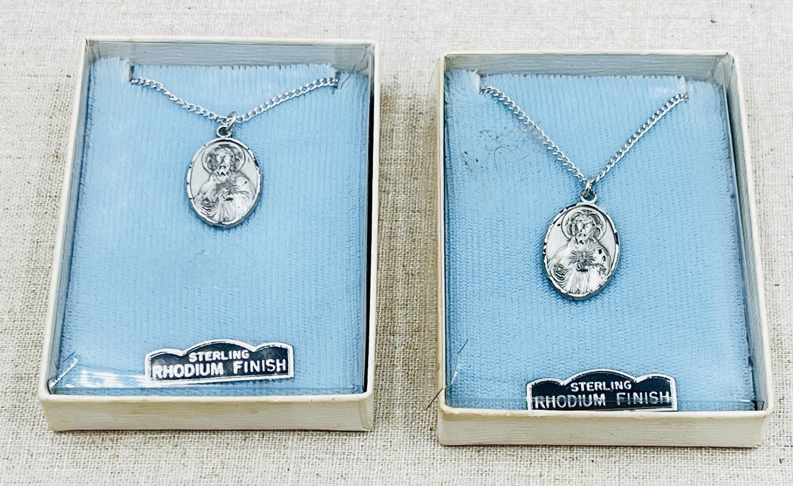 Vge Sterling Rhodium Finish 2 Sacred Heart Of Jesus 2 Signed Metal Necklace ￼