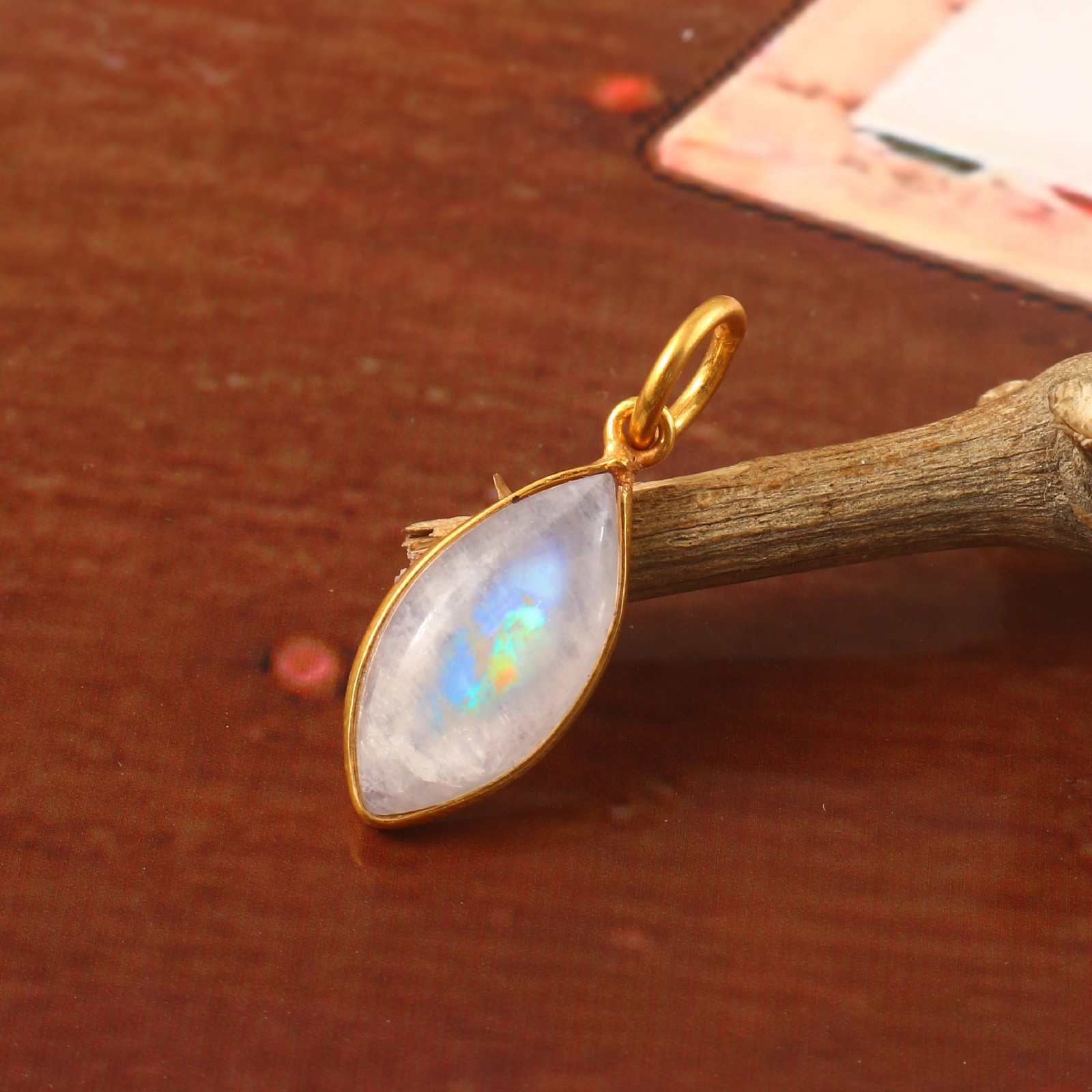 Genuine Moonstone Pear Shape Pendant 14K Yellow Gold Fine Jewelry 3160