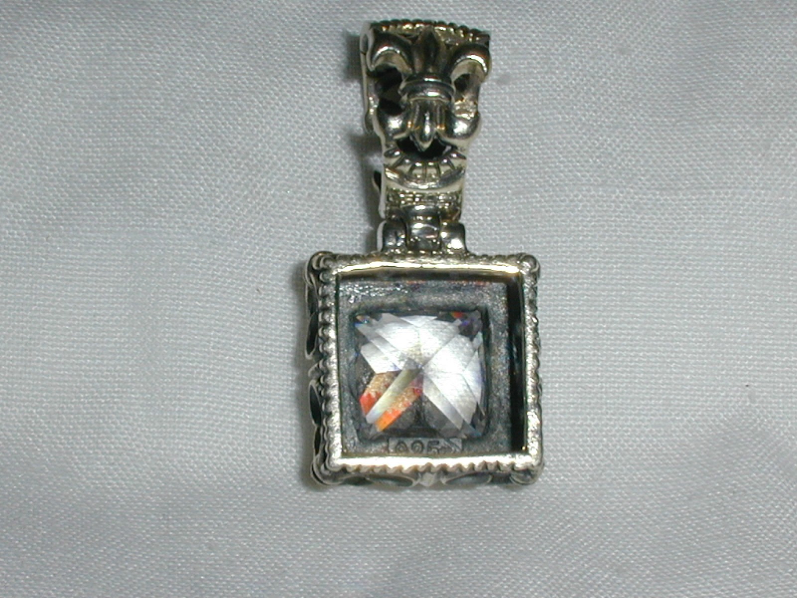 SILPADA STERLING SILVER LARGE PRONG SET WHITE TOPAZ STONE W/ FLEUR-DE-LIS BALE!