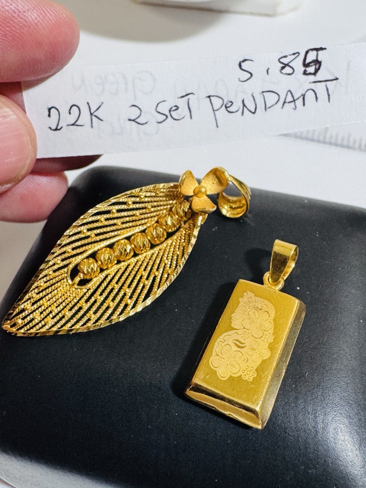 Saudi Dubai Gold 22K Solid 916 Real Gold Two Set (2) Bar/Leaf Pendant 5.85g