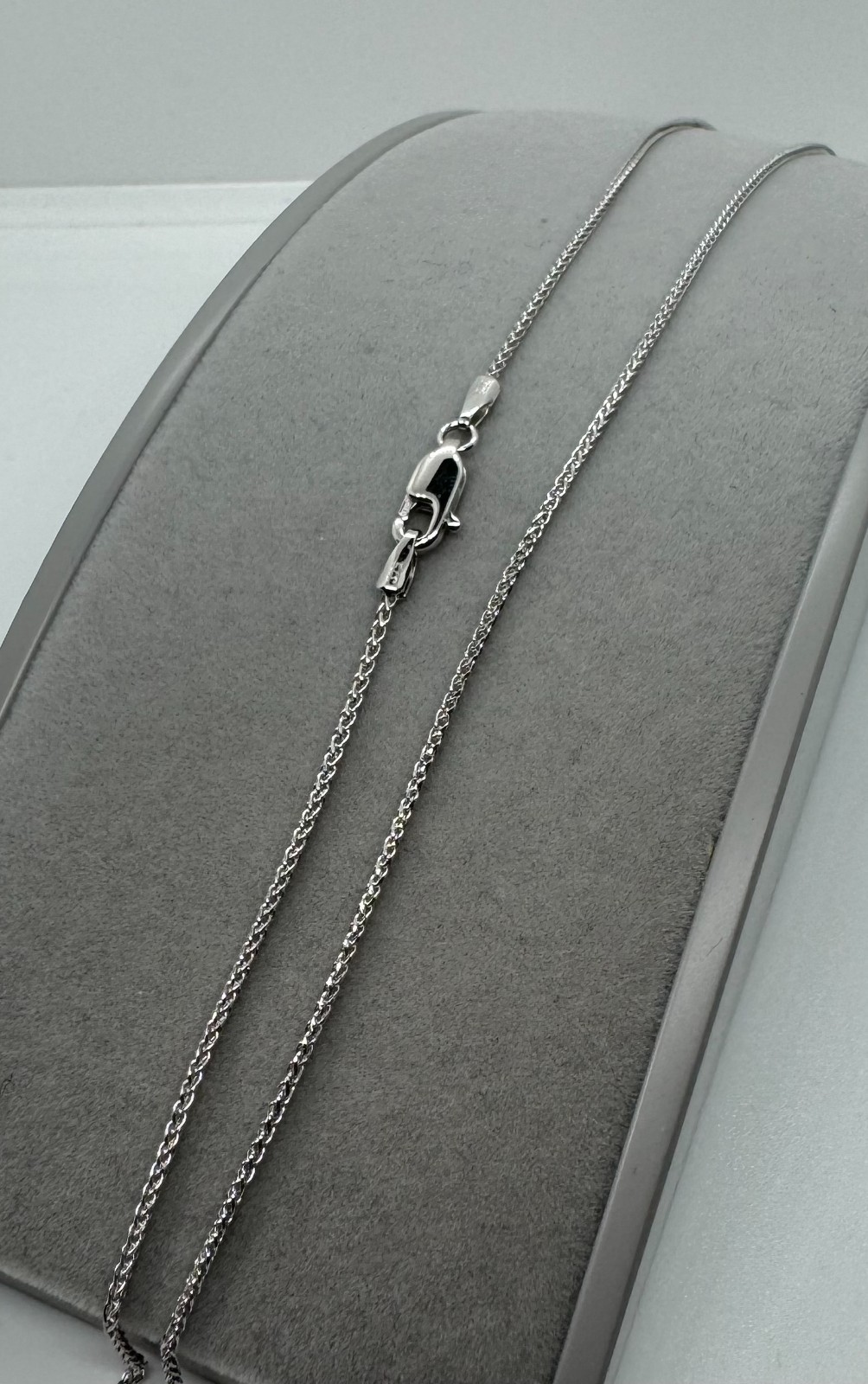 9ct Solid White Gold Spiga Necklace Length 18 Inches / 45cm (A057A)