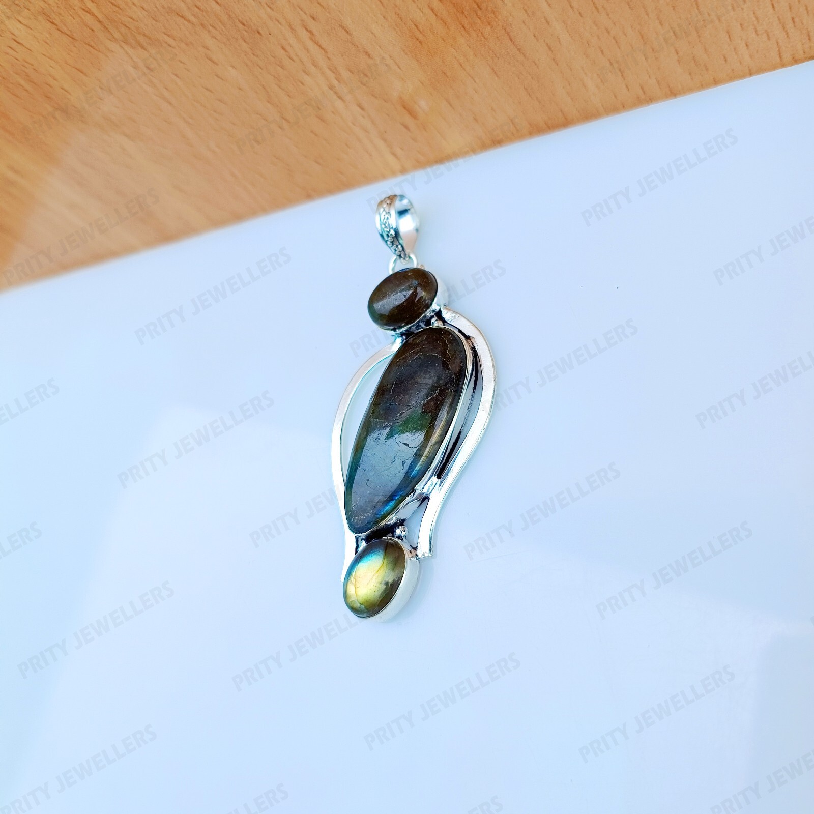 Natural Blue Flash Labradorite Gemstone 925 Sterling Silver Handmade Pendant