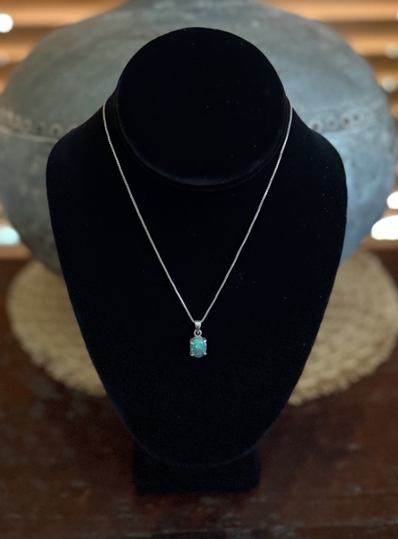 925 Sterling Silver Natural Black Australia Opal Pendant Necklace 15.75”