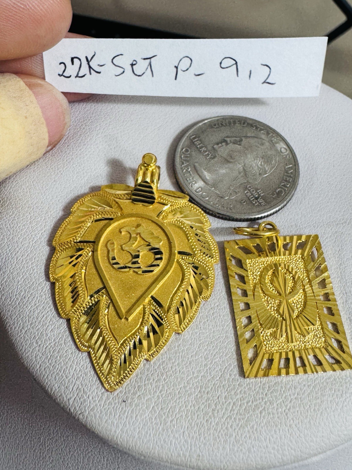 Saudi 22K Solid 916 Real Gold Two Set (2) Leaf Flower/Sikh Allah Pendant 9.2g