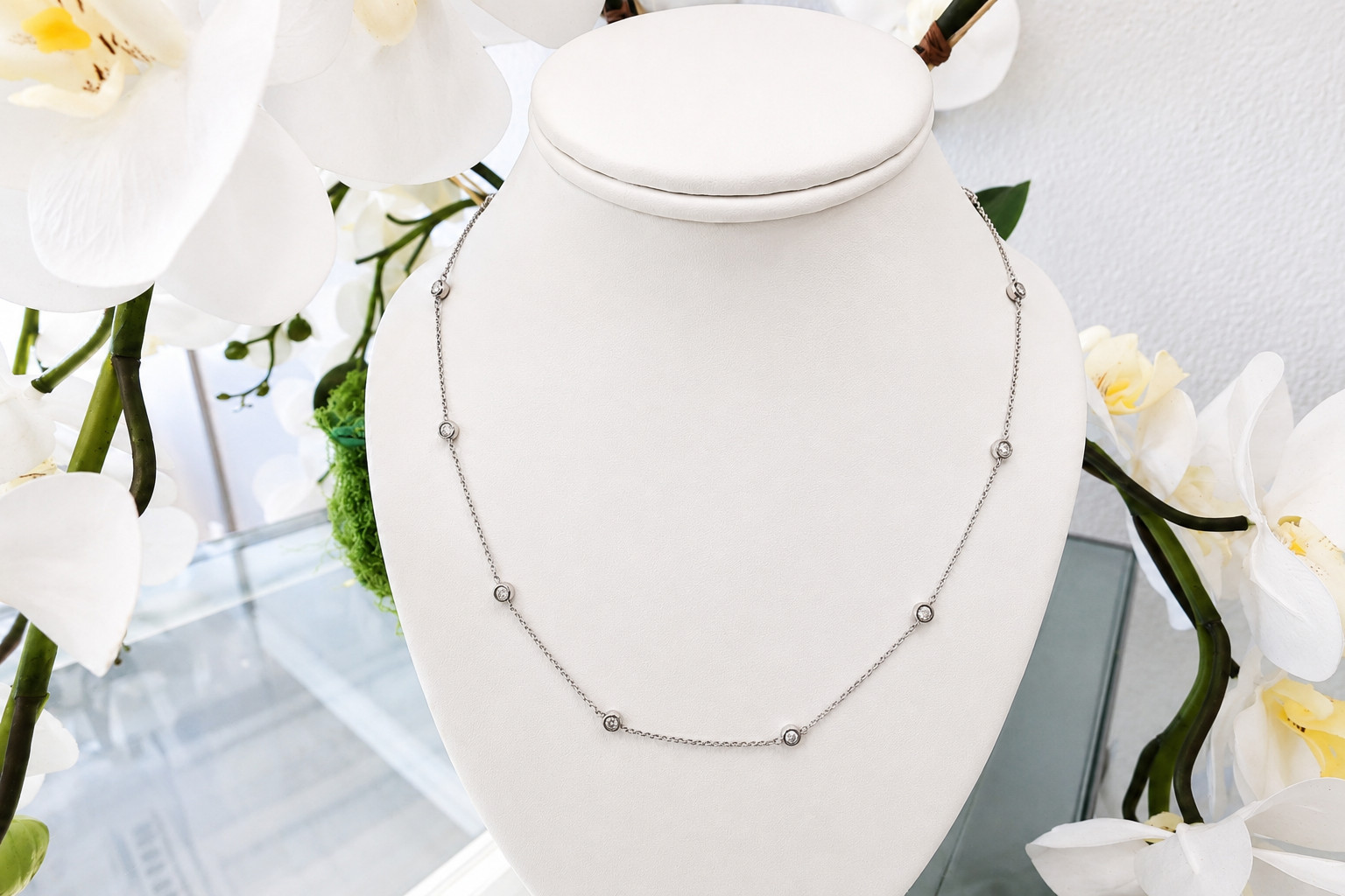14kt White Gold Bezel Necklace