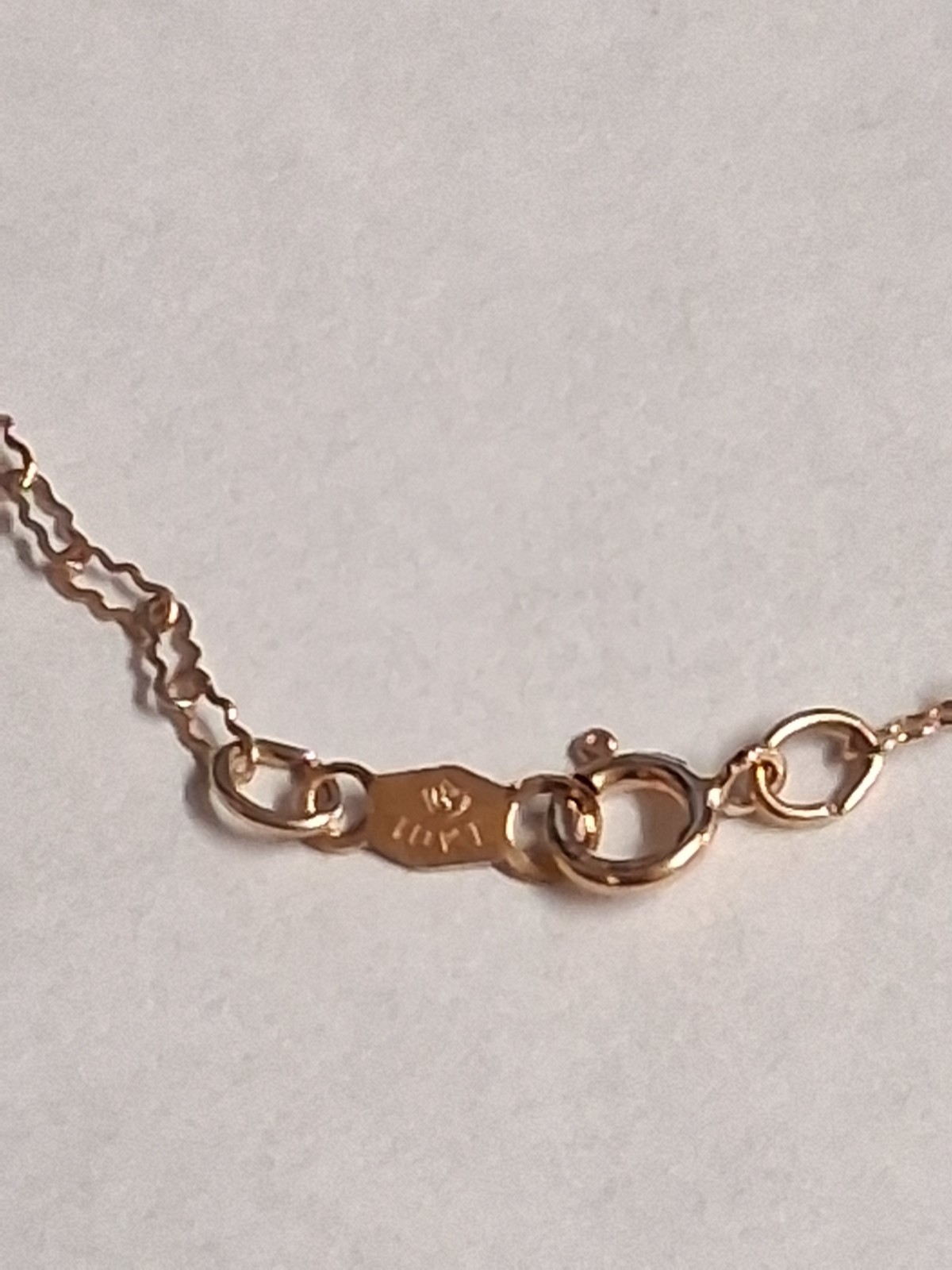 (RI4) 10k Three-Tone Gold Floral Necklace / Chain (3.4 Grams) Size 18″