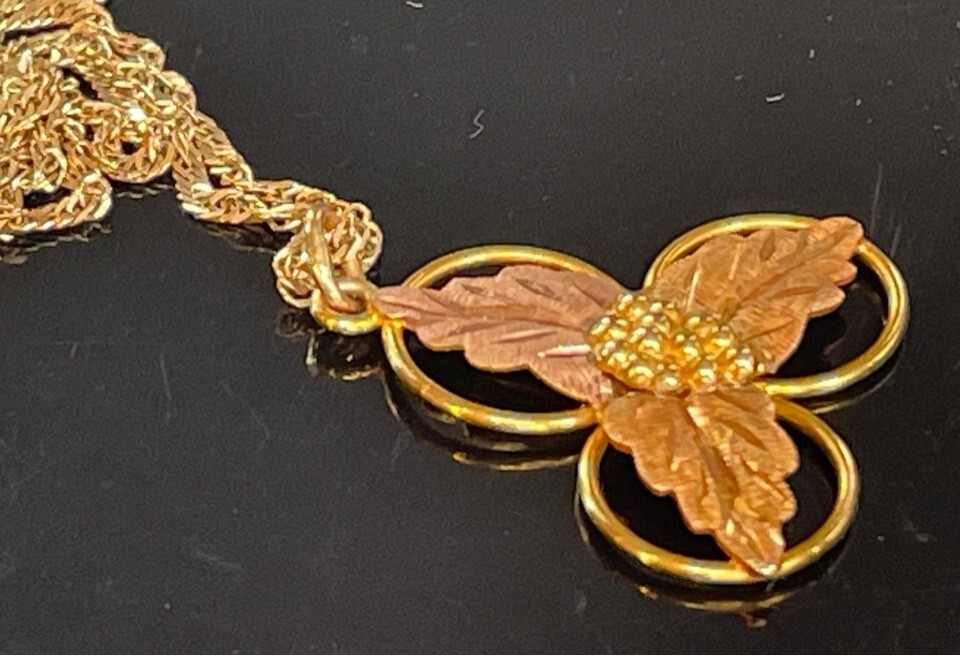 Multi-Tone Gold 3 Leaves Pendant Necklace